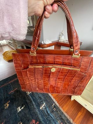 Bolso de piel marrón