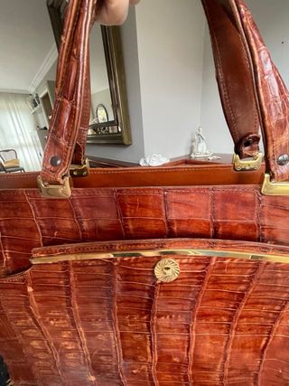 Bolso de piel marrón