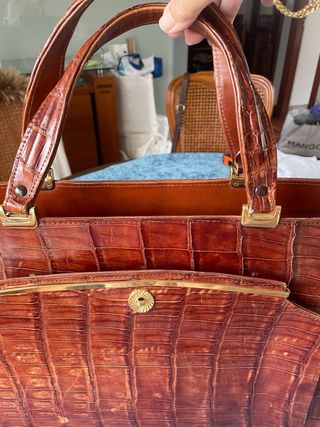 Bolso de piel marrón