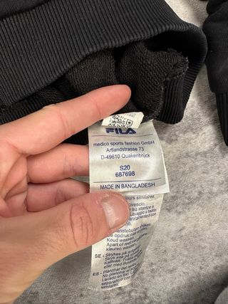 Sudadera Fila Negra con Logo y Rayas