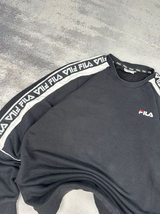 Sudadera Fila Negra con Logo y Rayas