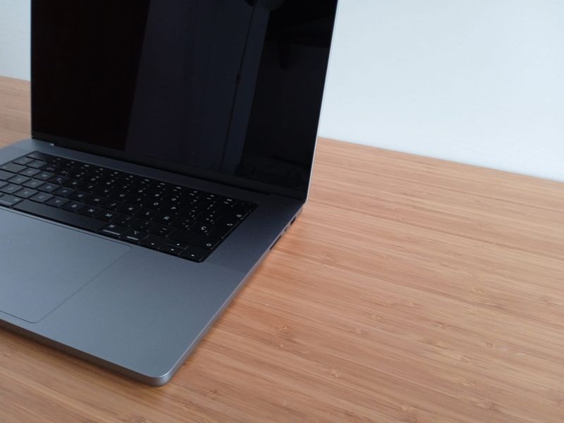 MacBook Pro 16 - M1 Max (24 núc GPU), 32GB RAM,1TB afbeelding 3