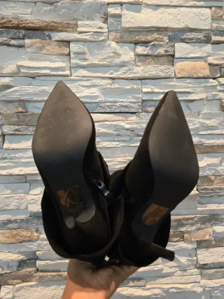 Stivaletti neri in camoscio