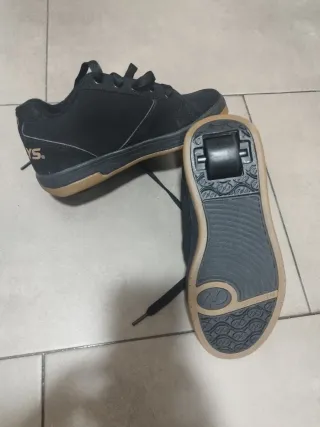 Heelys Zapatillas Negras y Doradas