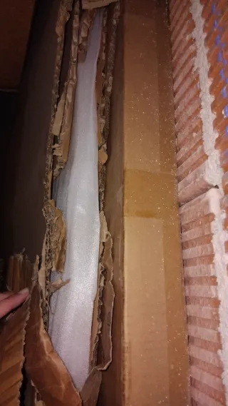 Mesa cristal + 4 sillas NUEVAS sin estrenar.