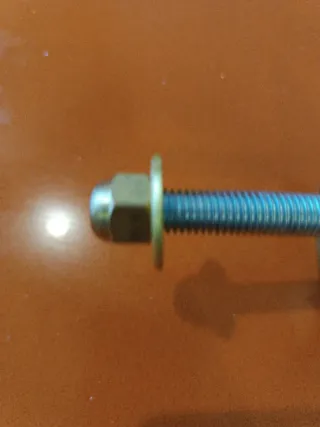 Pomos  de puerta dorado