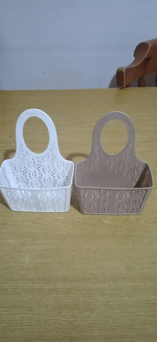 Coppia cestini portaoggetti in plastica