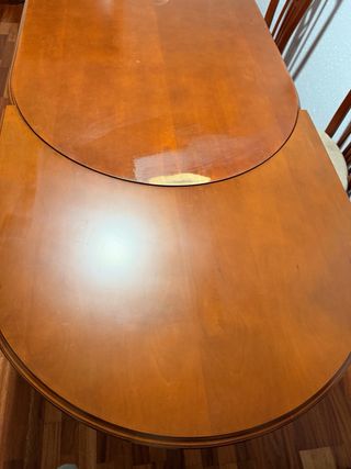 Mesa comedor extensible y 6 sillas a conjunto