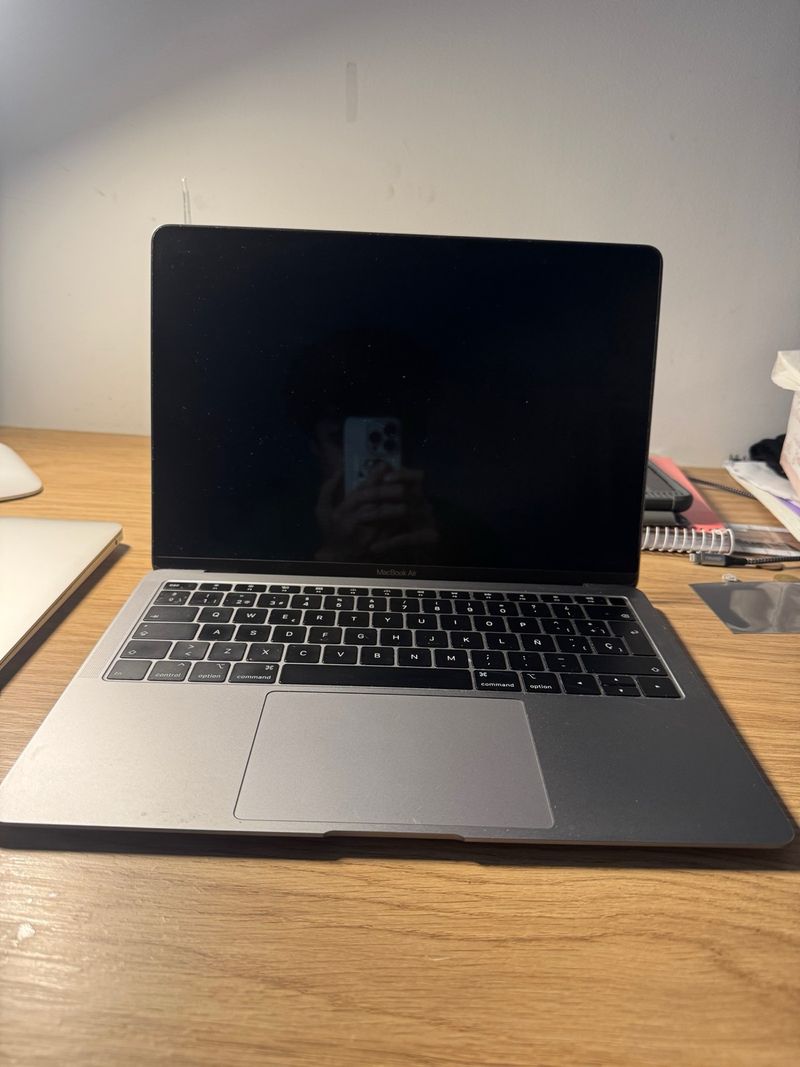 MacBook Air 13 2018 i5 8GB RAM 128GB SSD