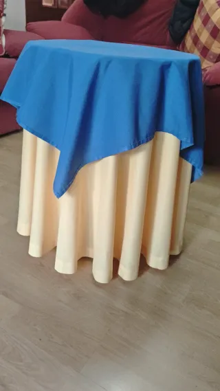 Mesa camilla tela beige y azul