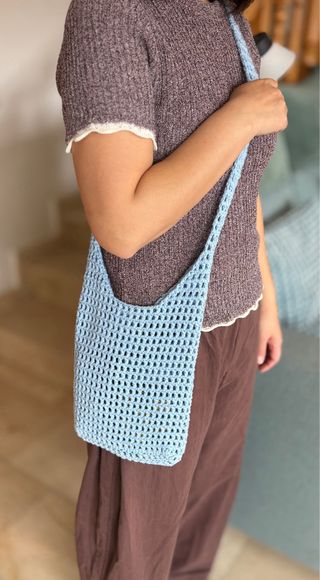 Bolso crochet azul cielo hecho a mano