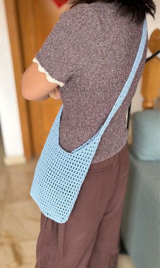 Bolso crochet azul cielo hecho a mano