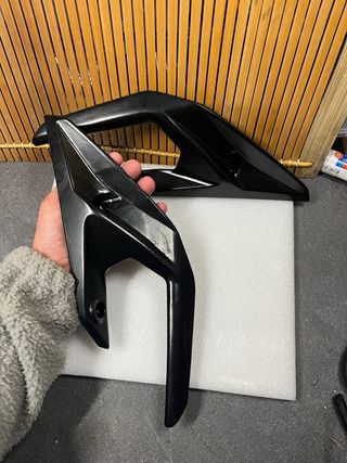 Empuñadura trasera moto Duke