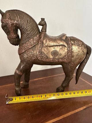 Cavallo arabo decorativo in metallo