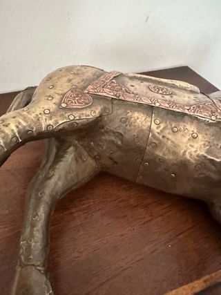 Cavallo arabo decorativo in metallo