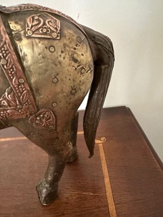 Cavallo arabo decorativo in metallo