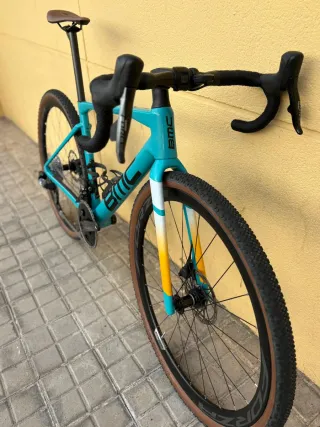 Bicicleta Gravel BMC Carbono