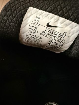 Nike Zoom Vomero 5 "Triple Black" (Talla 42)