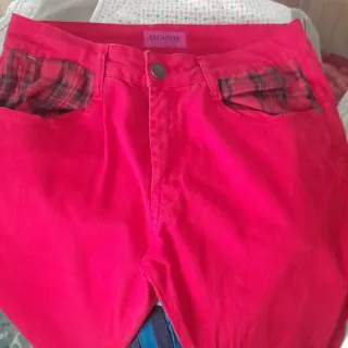 Pantalones rojos con cuadros el capote