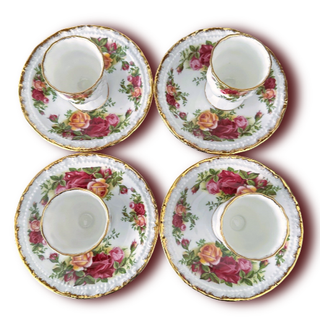 4 Hueveras + Platos Royal Albert Old Country Roses