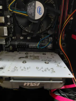 Torre PC Ordenador Negra grafica de 2 gigas 8 giga