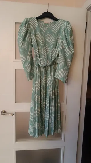 Vestido plisado verde y blanco