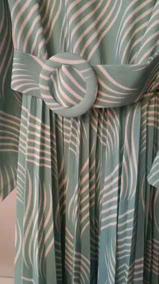 Vestido plisado verde y blanco