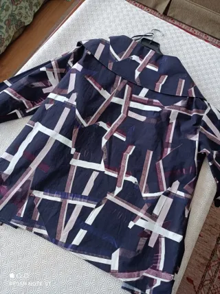 Chaqueta ligera estampada
