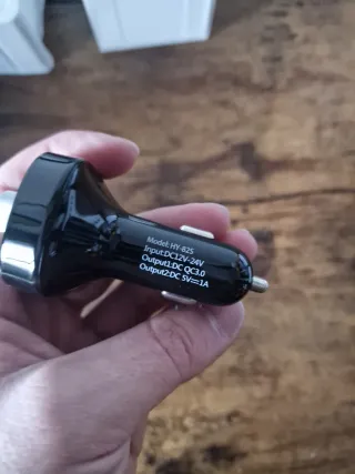 Manos Libres BT + FM + Cargador Rápido 3.0 Negro