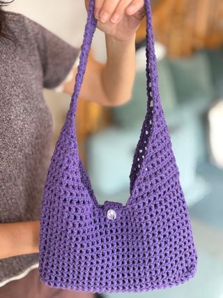 Bolso morado crochet hecho a mano