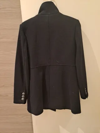 Abrigo negro Stradivarius