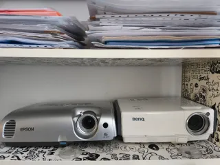 2 Proyectores BenQ y Epson VGA