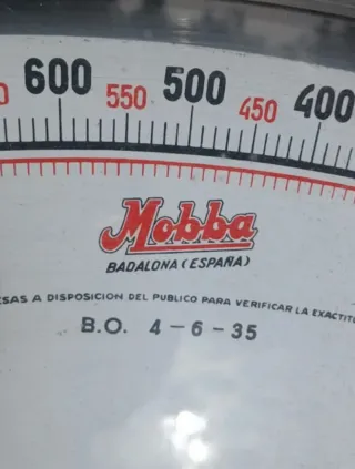 Báscula antigua de cocina