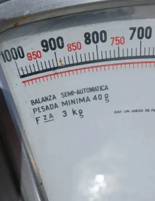 Báscula antigua de cocina