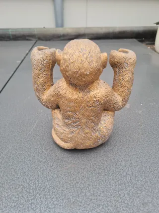 Statuetta scimmia dorata di vari modelli