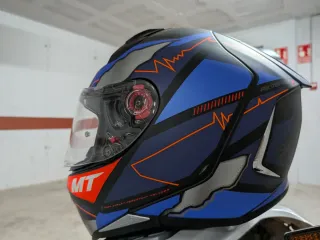 Casco MT Revenge 2
