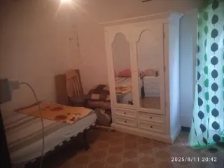 La habitación para alquilar chicos