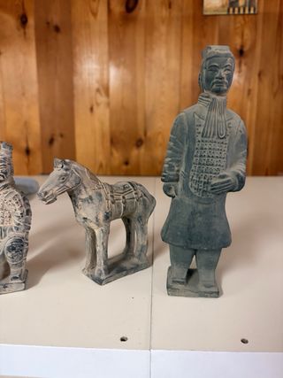 Guerreros de terracota y caballo