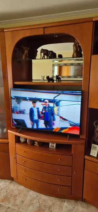 Mueble de comedor madera y cristal. Modular.