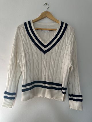 Jersey de punto trenzado con cuello V