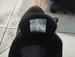 Zapatillas Joma Negras y Amarillas