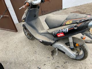 Aprilia SR 50 Scooter Negra/Gris