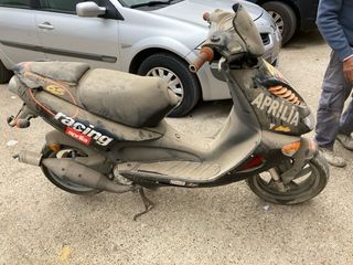 Aprilia SR 50 Scooter Negra/Gris