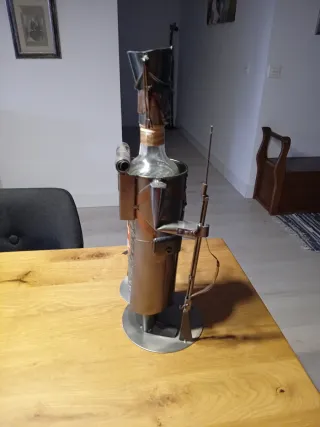 Botellero decorativo soldado, medias alto 42 cm, b