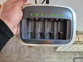 Cargador de pilas Tronic