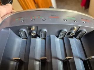 Cargador de pilas Tronic