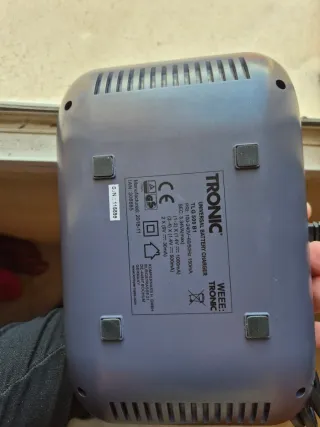 Cargador de pilas Tronic