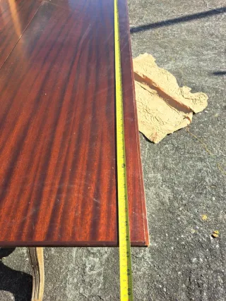 Mesa antigua de madera