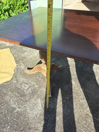 Mesa antigua de madera