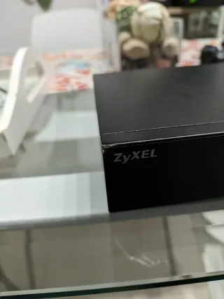 ZyXEL GS1900-24 Switch de Conexión  Router, hub